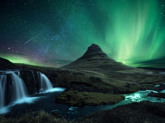 Aurora Borealis Kirkjufell Iceland Wallpapers