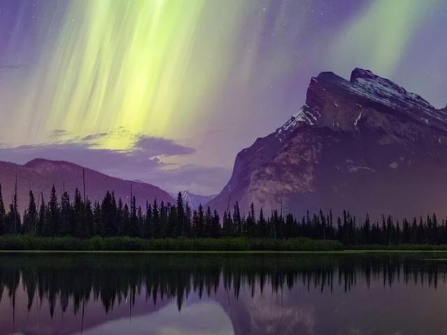 Aurora Borealis Mountain Reflection Wallpapers